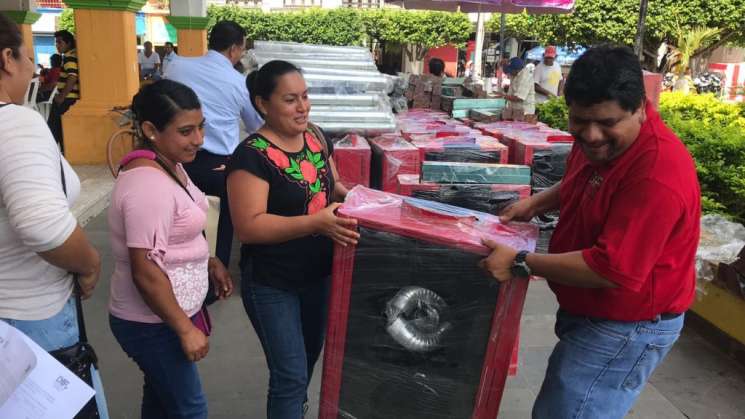 Delegaciones Regionales del DIF Estatal trabajan con familias