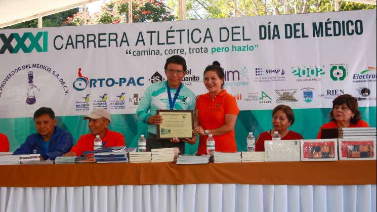 Carlos López y Sagrario Díaz triunfan en Atlética Día del Médico 
