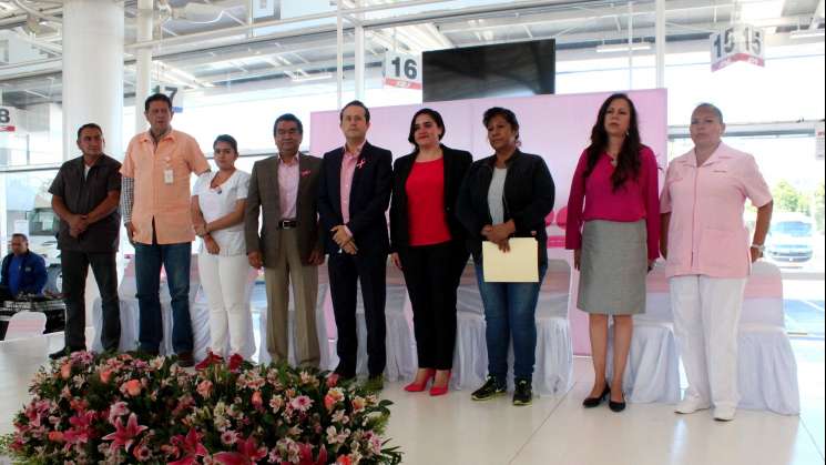 “Caravana Rosa” realiza mastografías a cerca de 600 mujeres