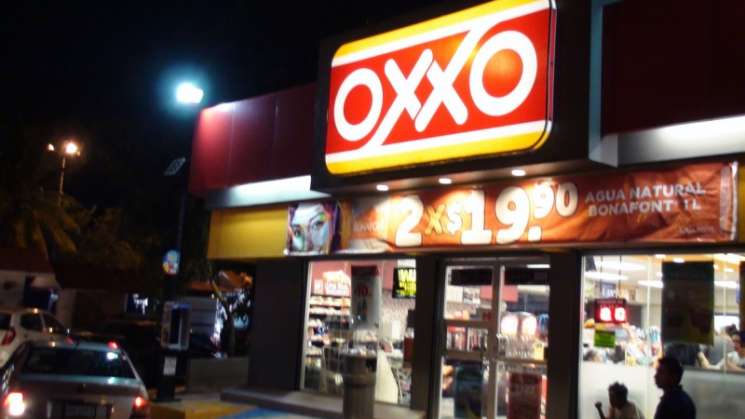 Denuncian a Hernández Fraguas de otorgar más permisos para OXXO