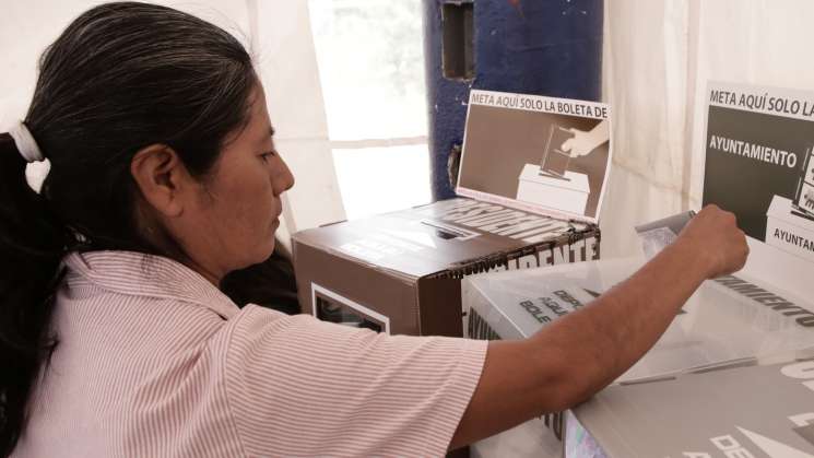 Domingo, elecciones en San Dionisio del Mar y San Juan Ihualtepec