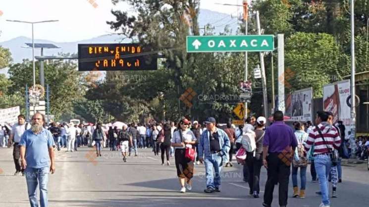 Oaxaca en caos ante bloqueos en la capital y región Istmo
