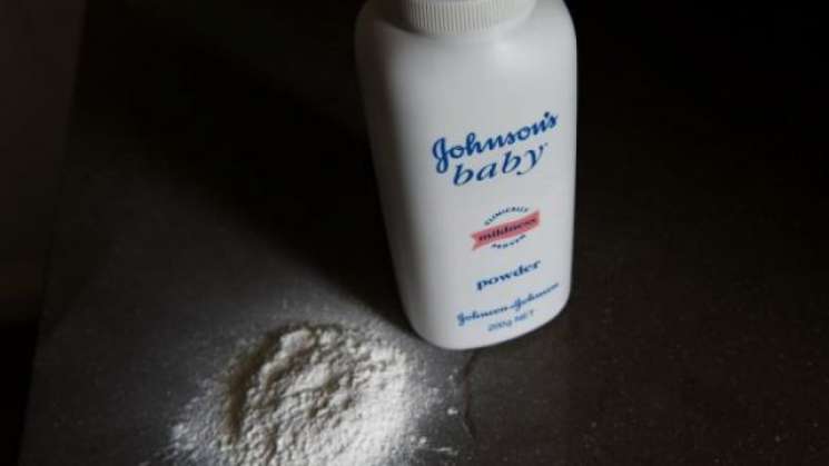 Multan a Johnson & Johnson por talco cancerígeno