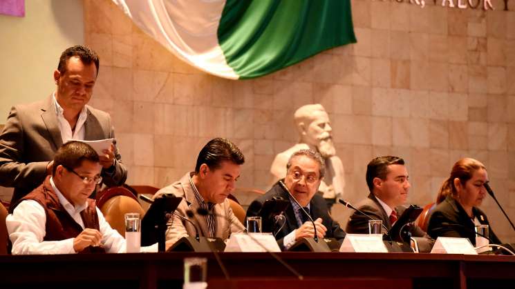 Morena bajará salarios a funcionarios de Alejandro Murat