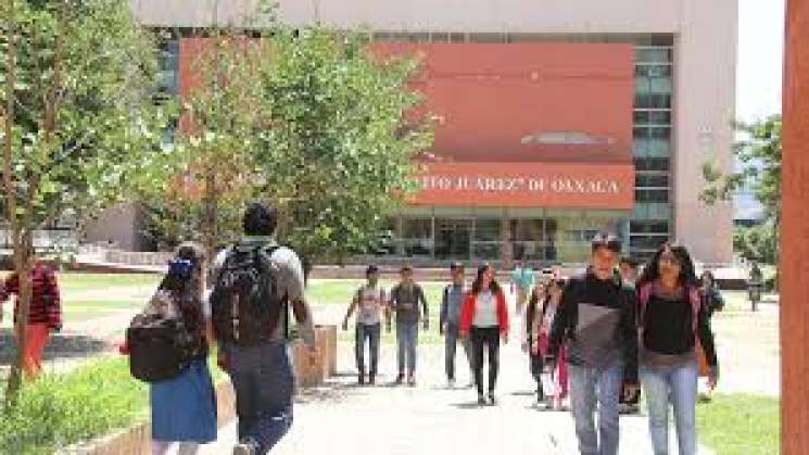 Se entrega aguinaldo a 4 mil 607 trabajadores de la UABJO