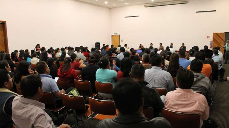 Más de 37 mil docentes se actualizaron a través de programa