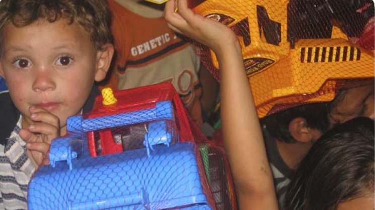 77.000 juguetes a niños de 45 zonas marginadas del país