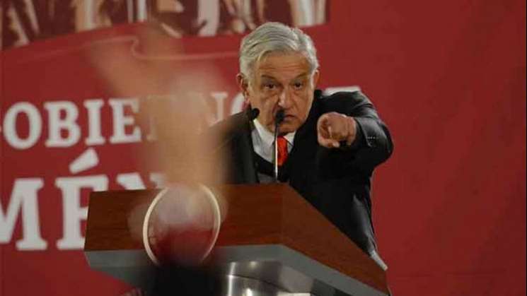 Entrega AMLO 2 mil 600 mdp a municipio oaxaqueños para carreteras