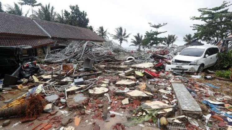Tragedia en indonesia, tsunami deja 453 muertos y 580 heridos