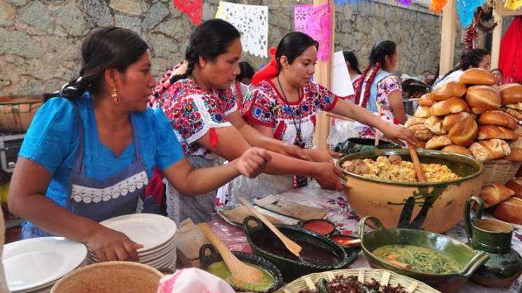 Oaxaca ofrece biblioteca especializada en cocina tradicional 