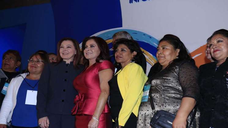 566 mujeres asumirán cargos en ayuntamientos en Oaxaca
