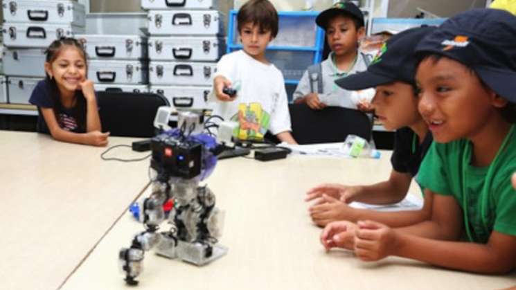 En Oaxaca realizan concurso de robótica en escuelas costeñas