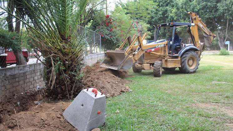 Mejoran y rehabilitan alumbrado público en Zaachila