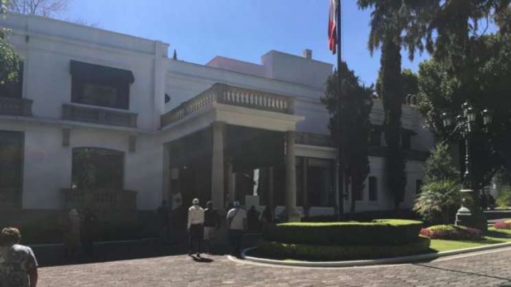 Van más de 100 mil personas que visitan Los Pinos