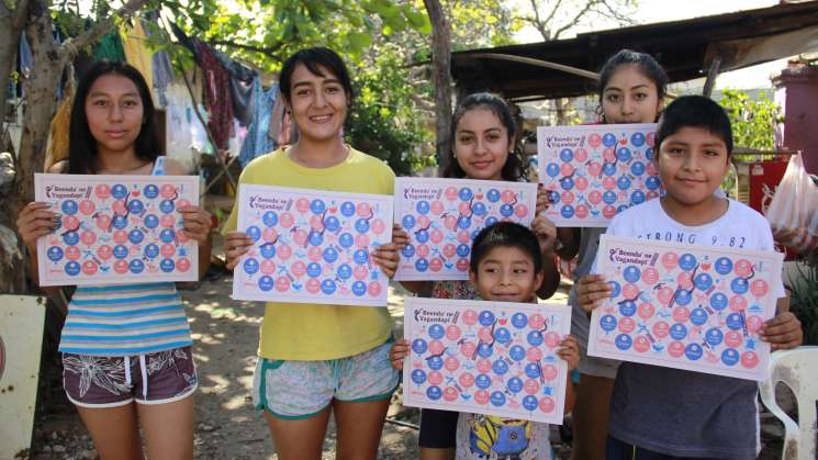 Crean tablero de Serpientes y escaleras para practicar zapoteco 