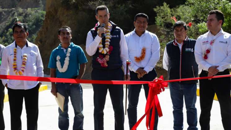 Fortalece AMH infraestructura carretera de San Miguel del Rio