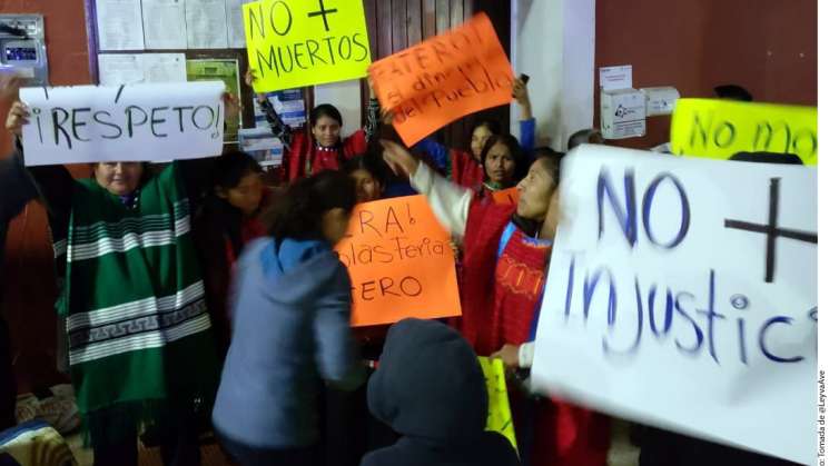 En Oaxaca, Impiden pobladores toma de Edil reelecto