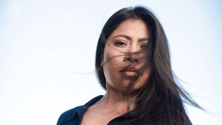  Yalitza Aparicio en la frontera entre México y EU