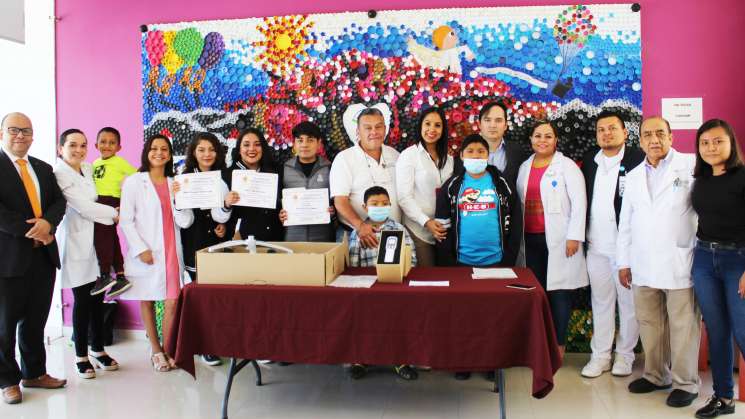 Reciben reconocimiento por labor altruista Alumnos de la UAO