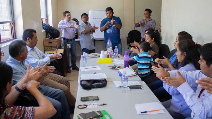 Imparten curso básico de Lengua de Señas Mexicanas