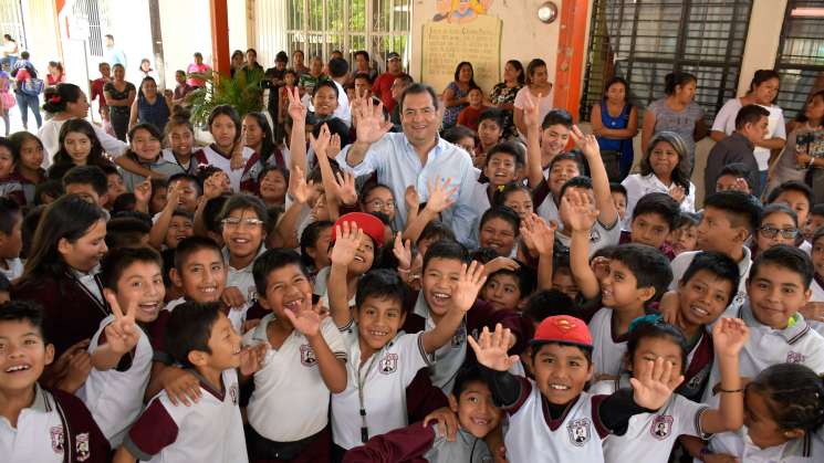 Escuelas, una prioridad para el Gobierno de Oaxaca de Juárez