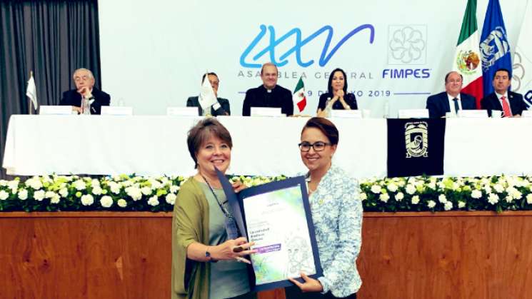 Recibe la UAO acreditación Lisa y Llana de FIMPES