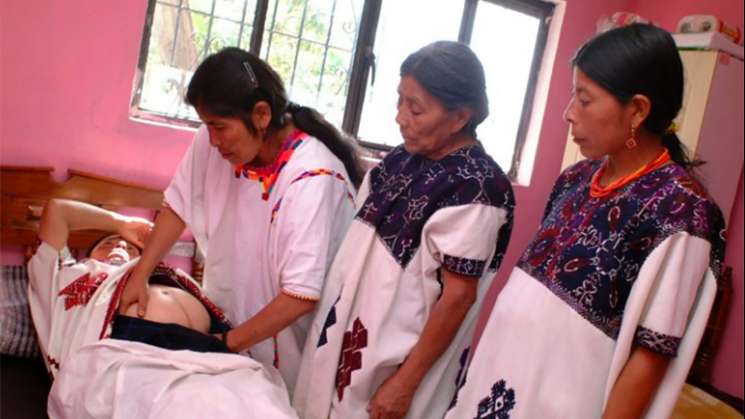 Reconoce el Registro Civil labor de parteras tradicionales