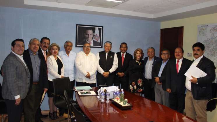 Firman Contraloría de Oaxaca y Contadores del Estado convenio