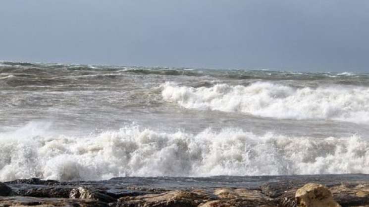 Onda Tropical 39 e inestabilidad provocan cierre de puertos