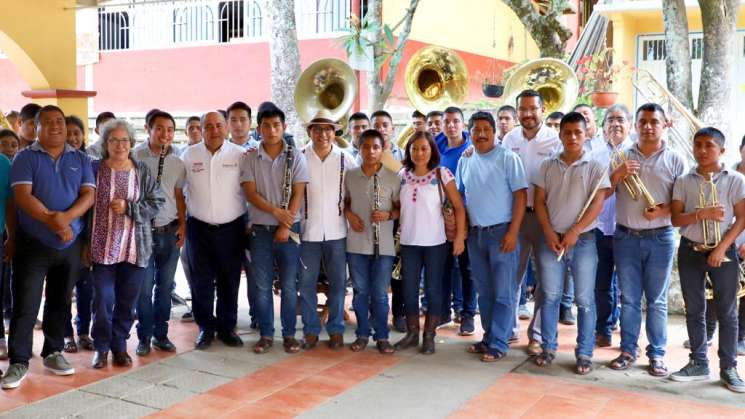  IEEPO y Dirección Indígena de la SEP visitan San Andrés Solaga