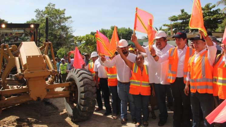 Arranca la reconstrucción de carretera a Puerto Escondido - Ciudadania Express