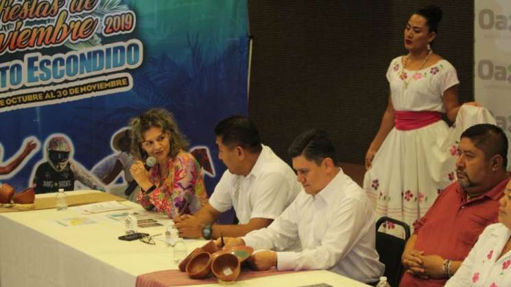 Costa receives the International Surf Festival  