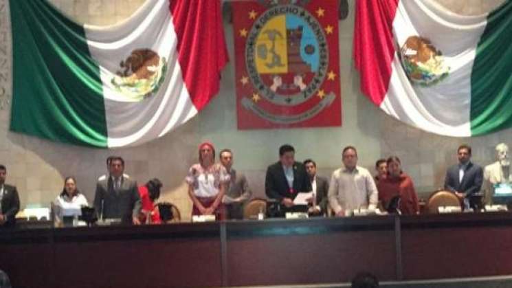 Nombran en congreso de Oaxaca a Evo Morales ciudadano distinguido