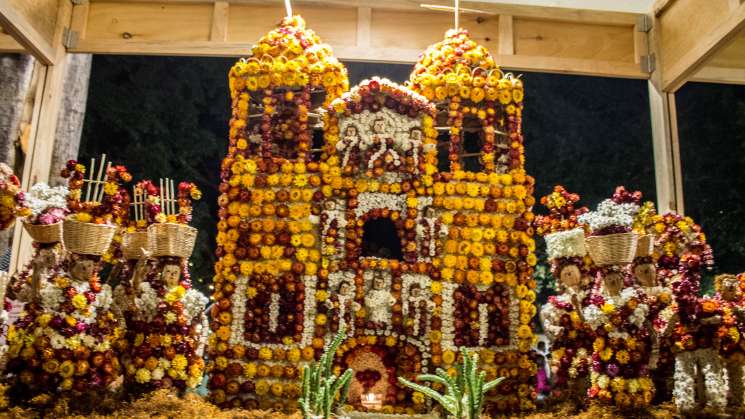 Apoya cronista de capital concurso de Totomoxtle y Flor Inmortal