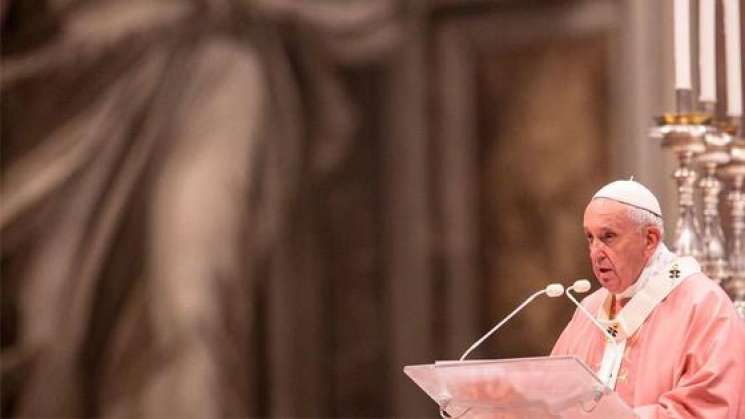 Elimina papa Francisco secreto pontificio en abuso sexuales