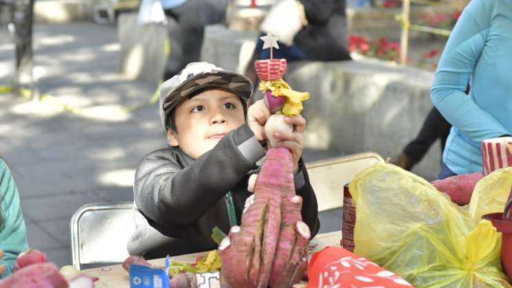 Con concurso infantil inicia la edición 122 de Noche de rábanos