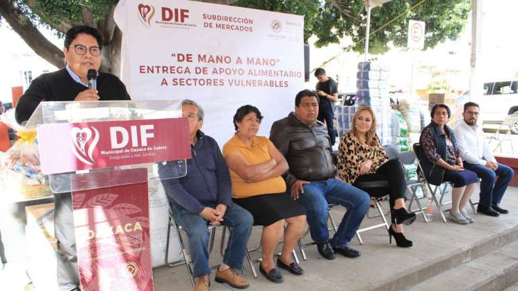 Inicia en mercados de Oaxaca programa altruista “De mano a mano