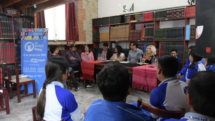 Radios escolares, herramienta que reforza conocimiento de alumnos