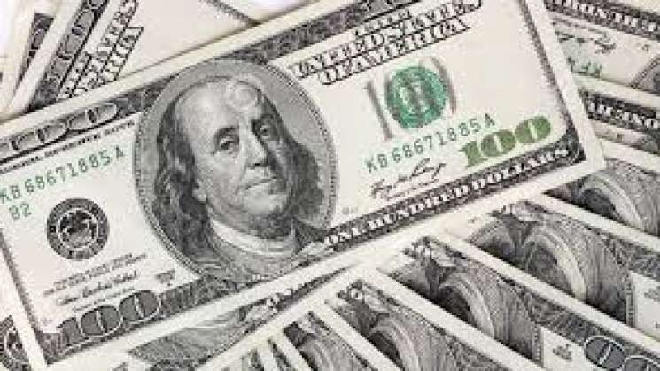 Llega el dólar a casi 21 pesos tras desplome del petroleo