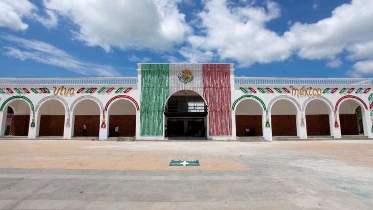Entrega AMH reconstrucción del Palacio Municipal de Ixtaltepec