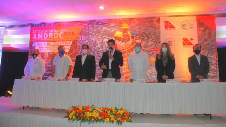 Titular de Sinfra inauguró el 13o Congreso Nacional de la AMDROC