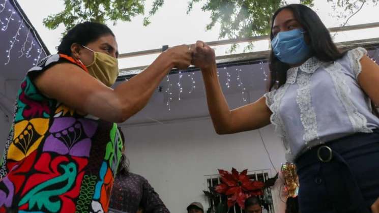 Fortalecen economía de jóvenes y madres de familia del Papaloapan