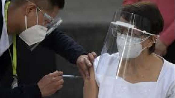 María Irene Ramírez, primera mexicana en recibir vacuna anticovid