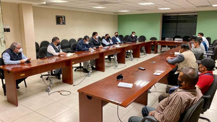 Santiago Textitlán y Santiago Xochiltepec firman acuerdo de paz