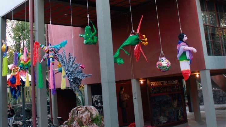 Acertijos y materiales descargables para nin@s en redes sociales