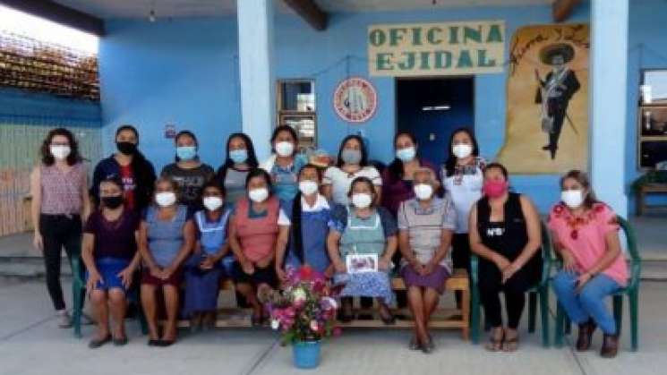 Mujeres zapotecas celebran defensa de sus territorios