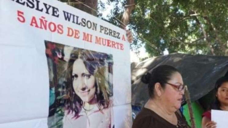 Detenido hijo de exsenadora prísta, lanzo a su pareja de edificio