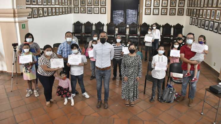 Premian a ganadores del concurso “Cuento y Dibujo de la Niñez”