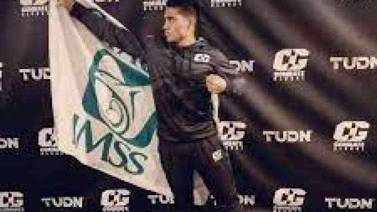 Joven medico mexicano campeón mundial de Artes Marciales Mixtas