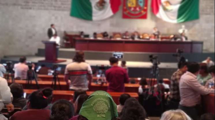 Busca Morena reducir consejeros del INE 